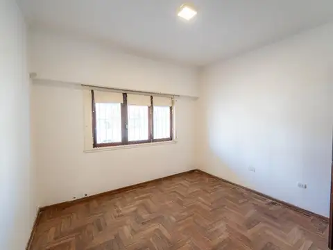 Venta de chalet 4 ambientes + 2 deptos - Corrientes 4000 - Chauvin - Mar del Plata