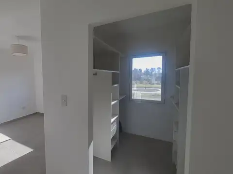 Casa en Alquiler en Benavidez, USD 1.600