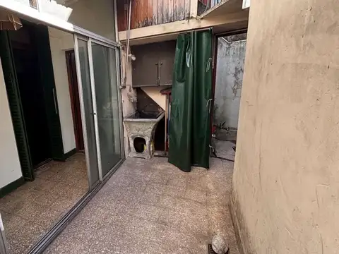 Depto Tipo Casa en Venta en Bernal, USD 45.000