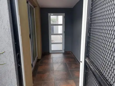 Casa en Alquiler con 1 cochera