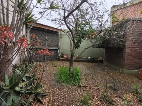 Casa en venta APTA BANCO en Barrio Jardin, Villa Elvira