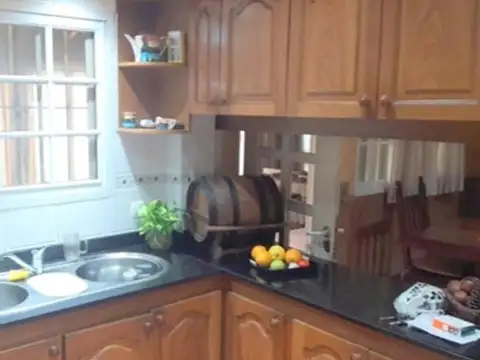 Casa 5 ambientes con 3 baños