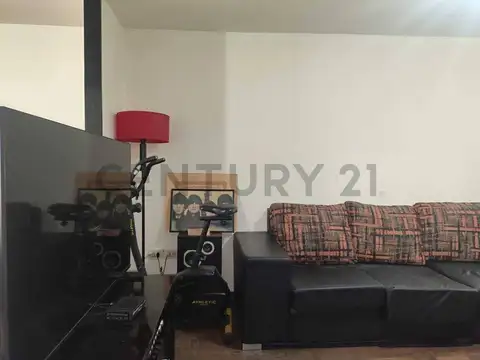 Rivadavia 200 100, Piso 1