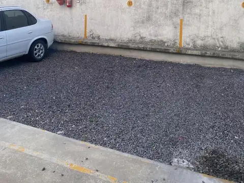 Cochera descubierta zona céntrica de Ituzaingo