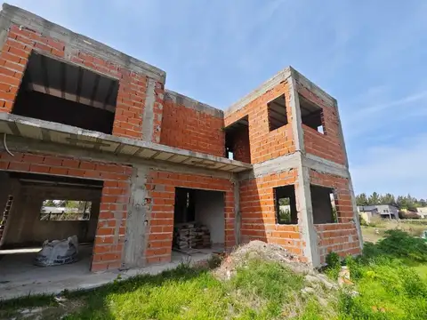 Casa 4 ambientes con 3 baños