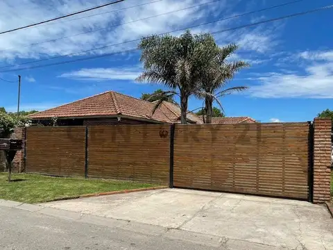 Las Cortaderas 100, Piso 0