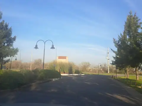 LOTE INTERNO EXCELENTE UBICACION! EL NAUDIR BARRIO NAUTICO