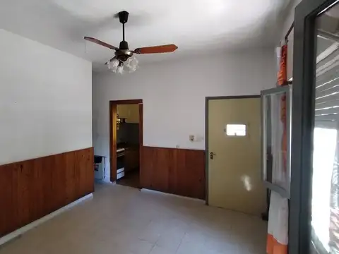 Casa en venta 2 dormitorios en barrio Sarmiento