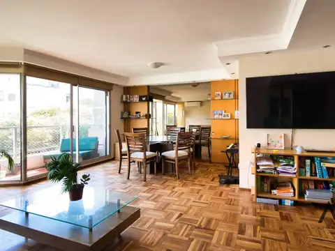 Venta de Apartamento 3 Dormitorios servicio y garaje doble en Punta Carretas