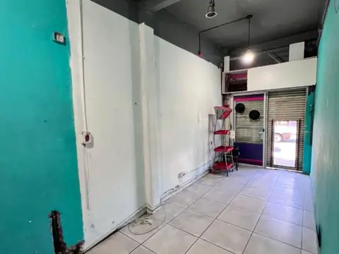 Local en Alquiler en Jose Leon Suarez, $ 550.000