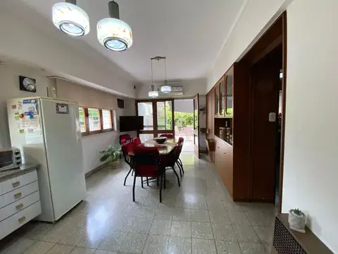 CASA EN VENTA LA PLATA CON VERDE