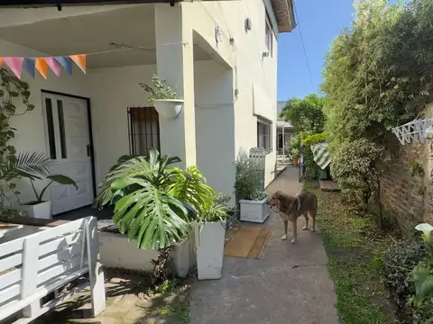 Depto Tipo Casa en Venta de 6 ambientes