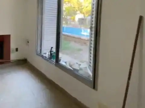 Casa con GRAN patio verde en Esperanza, barrio Sur