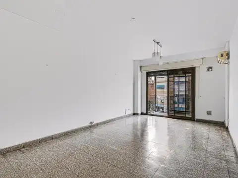 Av. Jujuy 1155 Piso 2 Departamento A , Piso 2