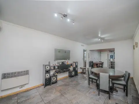 Casa 3 ambientes con 1 baño