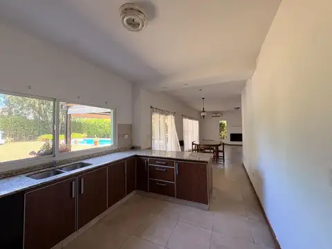 Casa en Venta con 6 cocheras