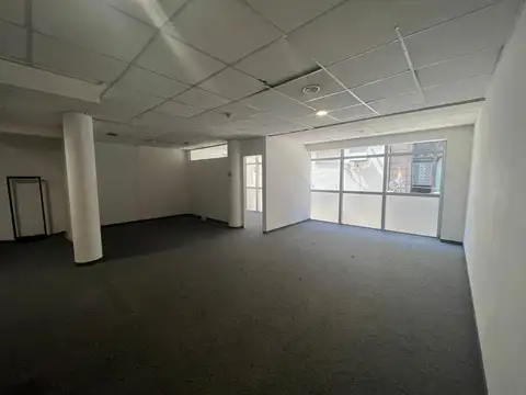 Oficina 5 ambientes con 2 baños