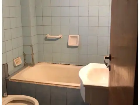 Casa 2 ambientes con 1 baño