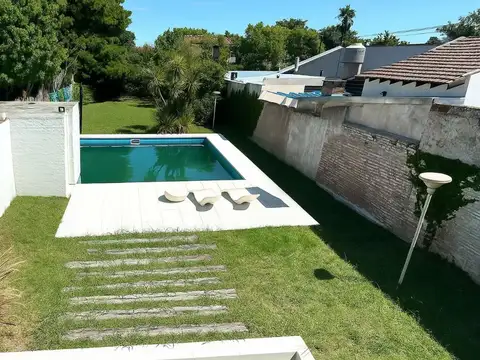 CASA VENTA CITY BELL 2 DORMITORIOS PARQUE PISCINA