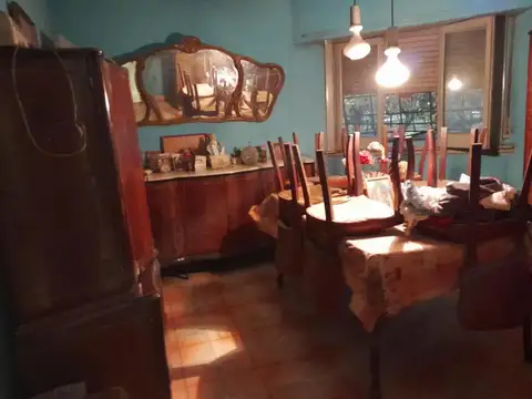 Casa 5 ambientes con 2 baños