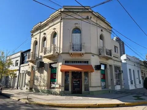 VENTA/CASA ESQUINA/3 DORMI/SERVICIOS/APTA CREDITO