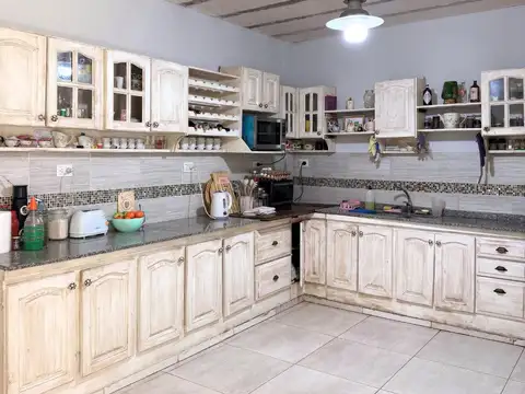 Casa 5 ambientes con 2 baños
