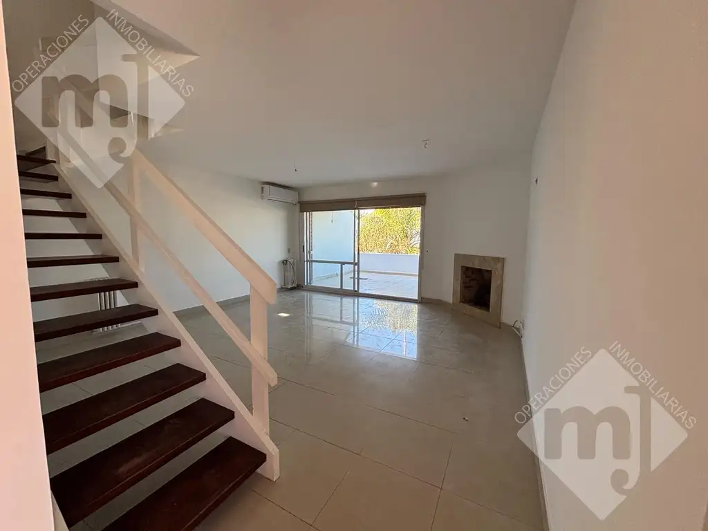 Departamento en Alquiler con cochera