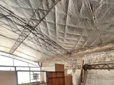 Galpón con Oficinas opcional Vivienda