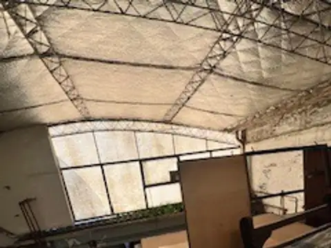 Galpón con Oficinas opcional Vivienda