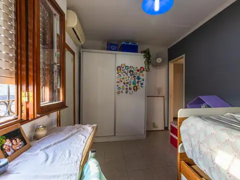 Venta Casa de pasillo única 5 dormitorios con jardín - Barrio La Guardia