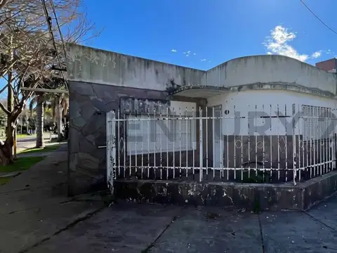 Rosario 400, Piso 0