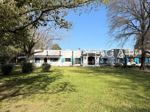 Casa en Venta con 2 cocheras