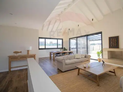 VENTA CASA A ESTRENAR EN LA TAHONA 3 DORMITORIOS