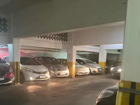 Aguilar e/ Ciudad de la Paz y Amenábar