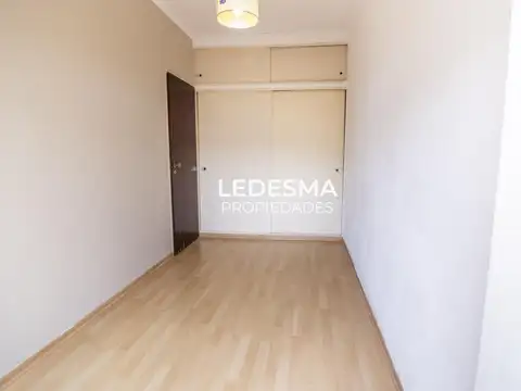 CASA DUPLEX EN VENTA 3 AMBIENTES CON COCHERA
