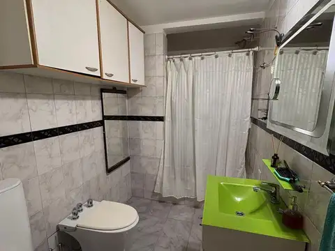Monte Grande, Casa 5amb con Local en Zona Comercial, 298m2