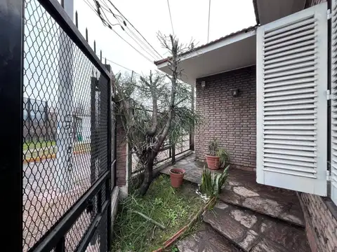 Casa en Alquiler en El Palomar, $ 1.100.000
