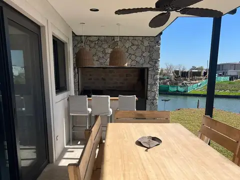 Casa en Alquiler Temporal al Este