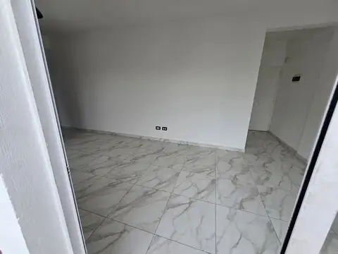 Departamento en Alquiler en Lomas Del Mirador, $ 500.000