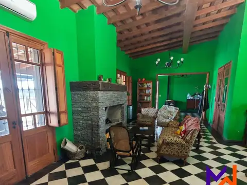 Casa 6 ambientes con 5 baños