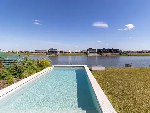 Casa 6 ambientes con 3 baños