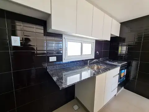 EN VENTA EN CASEROS SOBRE HORNOS Y MORENO, EXCELENTES DEPARTAMENTOS DE 2 AMBIENTES - FICHA 8443