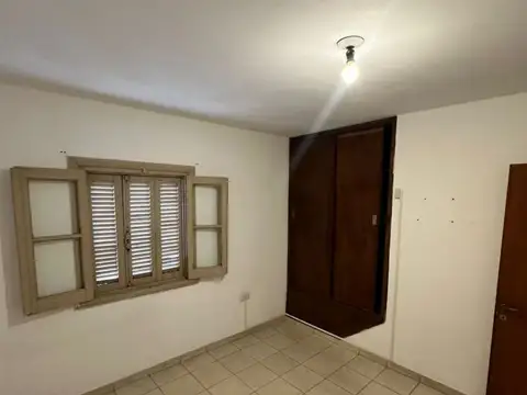 Departamento en Alquiler en Gregorio De Laferrere, $ 380.000