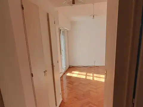 Departamento en Alquiler en Parque Centenario, $ 650.000