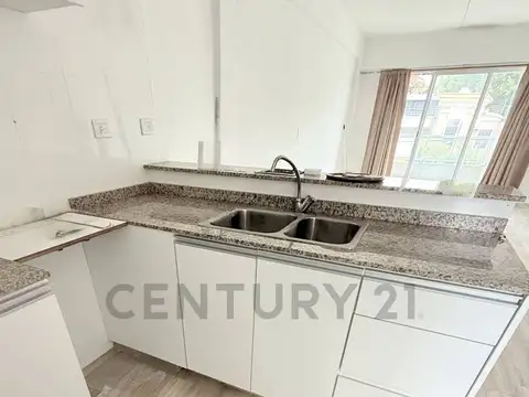 Departamento en Alquiler en Villa del Parque, $ 700.000