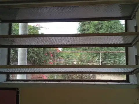 VENTA - CASA AL FRENTE.