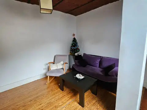 Depto Tipo Casa 2 ambientes con 1 baño