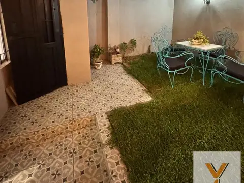 Casa 2 ambientes con 1 baño