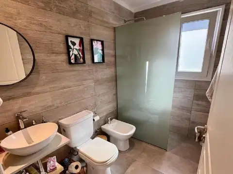 Casa 5 ambientes con 4 baños