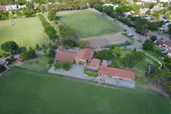 Actividades deportivas futbol, voley, golf, tenis, rugby, hockey en el Country Club, Hindu Club